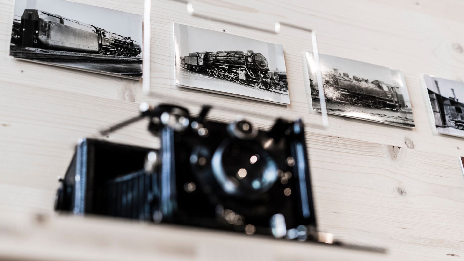 Bilder aus dem Deutschen Lokomotivbild-Archiv werden im DB Museum Nürnberg ausgestellt